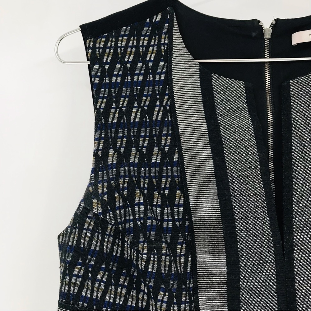 Diane Von Furstenberg  Sleeveless Geometric Mini Dress Size 6 - Picture 4 of 11